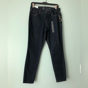 NWT - Crown & Ivy Skinny Jean